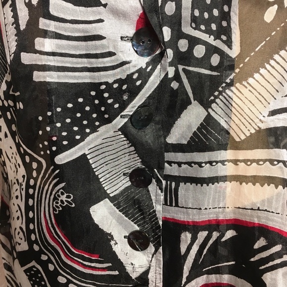 Chico’s Black/White/Silk Print Blouse - Picture 4 of 8